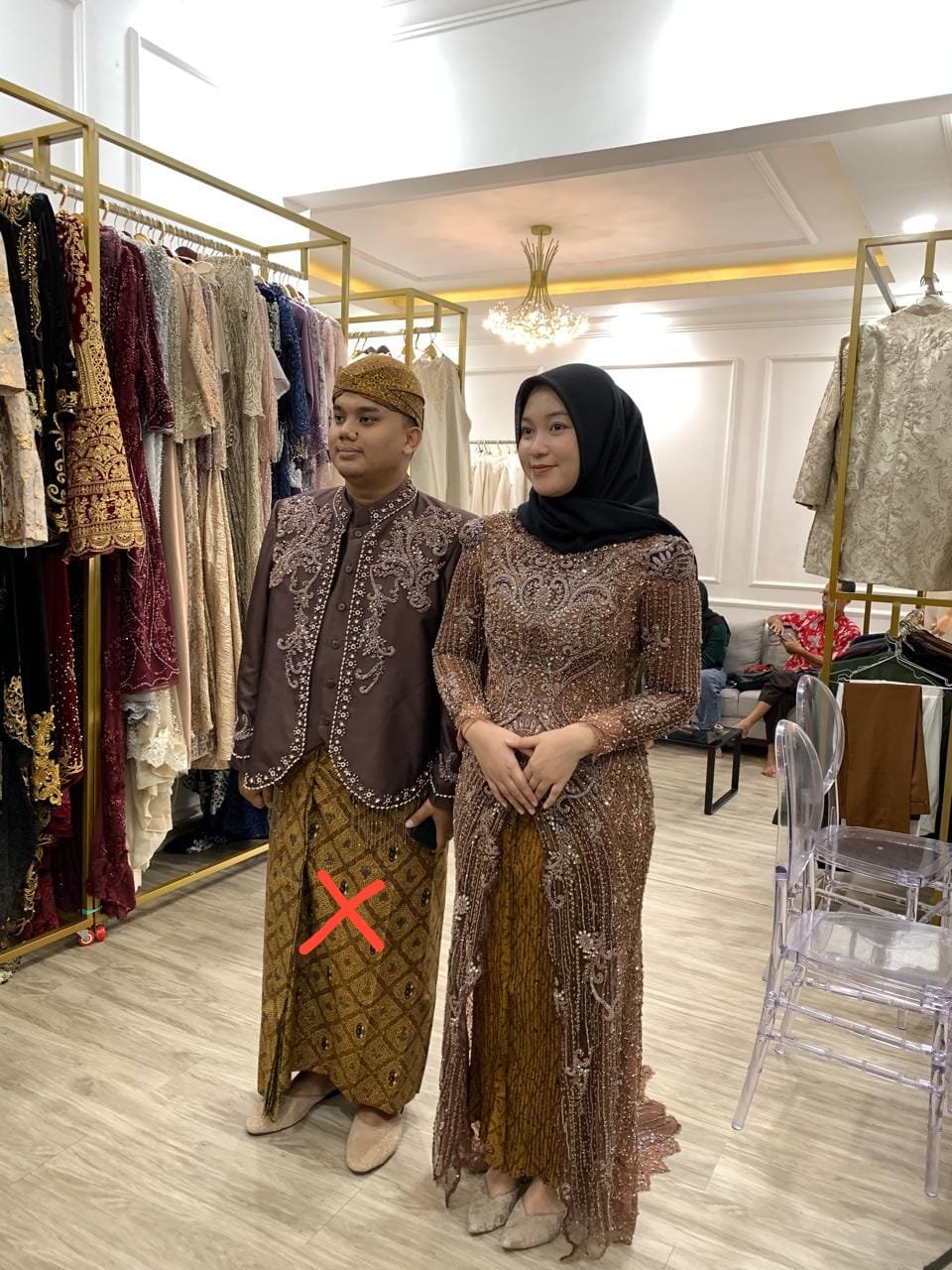 busana temu/ resepsi mahogany